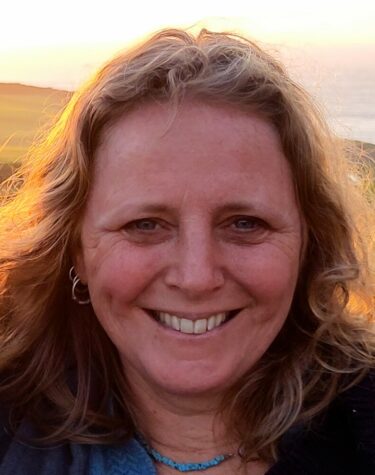 Mel White is a CNVC certified trainer based in Ireland